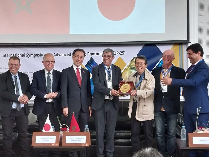 Université Chouaib Doukkali : Pour une recherche de pointe en sciences des matériaux photoniques. Université Chouaib Doukkali : Pour une recherche de pointe en sciences des matériaux photoniques.