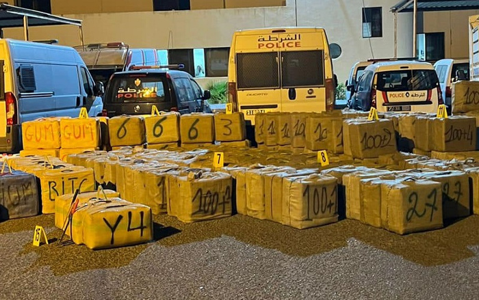 Oued Zem : L’étrange cargaison de la nuit noire, ou la carte hronique d’un piège tendu dans l’ombre Oued Zem : L’étrange cargaison de la nuit noire, ou la carte hronique d’un piège tendu dans l’ombre