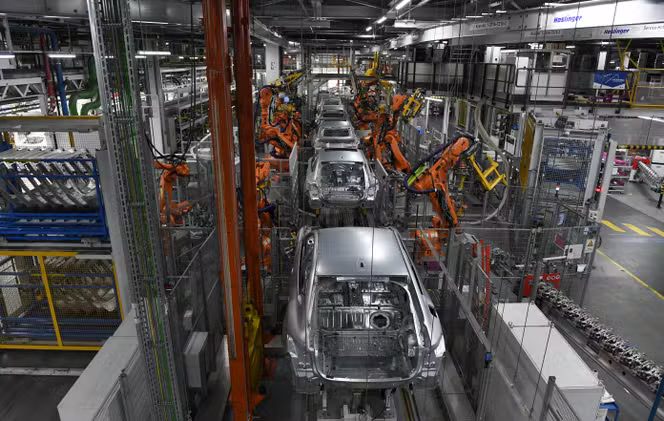 Voitures électriques : Les marques allemandes conservent la confiance des acheteurs à l’étranger (étude)