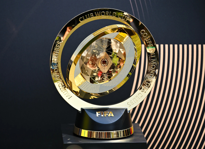 Le trophée de la Coupe du monde des clubs de la FIFA, recouvert d'or fin de 24 carats.