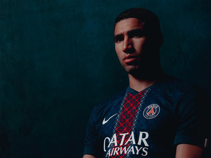 La Tour Eiffel au cœur du nouveau maillot 2025-2026 du PSG La Tour Eiffel au cœur du nouveau maillot 2025-2026 du PSG