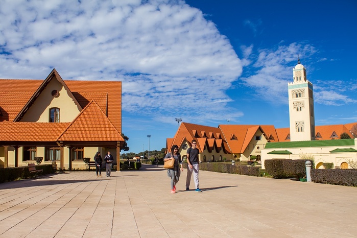 Al Akhawayn présente sa stratégie 2025-2030 avec un focus inédit sur la santé mentale de la Génération Z Al Akhawayn présente sa stratégie 2025-2030 avec un focus inédit sur la santé mentale de la Génération Z