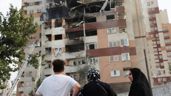 Frappes israéliennes en Iran: humilié, Téhéran promet de riposter Frappes israéliennes en Iran: humilié, Téhéran promet de riposter