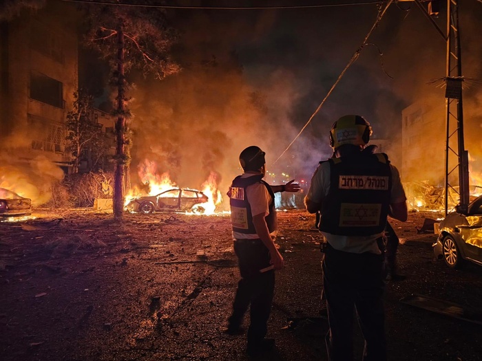 Israël-Iran : Les échanges de frappes se poursuivent Israël-Iran : Les échanges de frappes se poursuivent