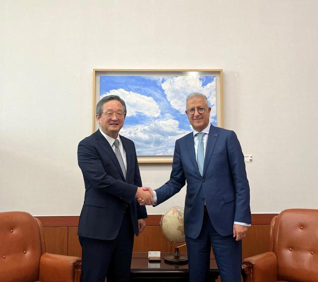 ​ONCF : Mohammed Rabie Khlie en visite stratégique en Corée du Sud après le méga-contrat conclu avec Hyundai Rotem 