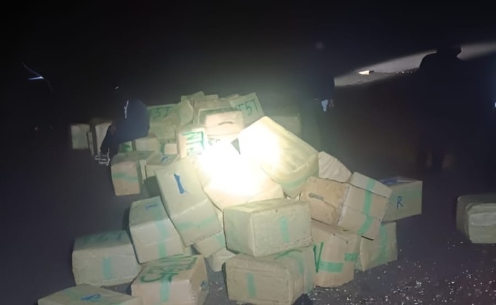 El Jadida : Interception Majeure de Stupéfiants sur la plage de "Lkouahi" El Jadida : Interception Majeure de Stupéfiants sur la plage de "Lkouahi"