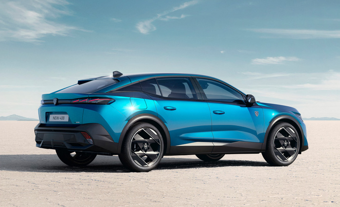 Berline - Peugeot 408, fière d’être singulière Berline - Peugeot 408, fière d’être singulière