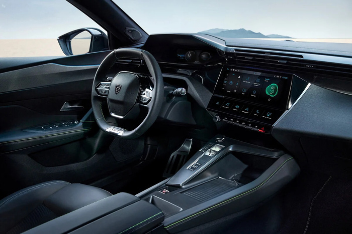Berline - Peugeot 408, fière d’être singulière