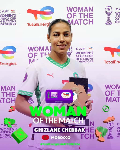 CAF : "Sacrée Meilleure Joueuse et Meilleure Buteuse avec 3 réalisations lors de la précédente édition de la Coupe d’Afrique des Nations Féminine CAF TotalEnergies, Ghizlane Chebbak assume pleinement son rang. Avec déjà 4 réalisations en deux rencontres, la capitaine des Lionnes de l’Atlas domine provisoirement le classement des buteuses de cette 13e édition. Impressionnante d’efficacité, la numéro 7 marocaine a inscrit à elle seule quatre des six buts de son équipe depuis le début du tournoi." CAF : "Sacrée Meilleure Joueuse et Meilleure Buteuse avec 3 réalisations lors de la précédente édition de la Coupe d’Afrique des Nations Féminine CAF TotalEnergies, Ghizlane Chebbak assume pleinement son rang. Avec déjà 4 réalisations en deux rencontres, la capitaine des Lionnes de l’Atlas domine provisoirement le classement des buteuses de cette 13e édition. Impressionnante d’efficacité, la numéro 7 marocaine a inscrit à elle seule quatre des six buts de son équipe depuis le début du tournoi."