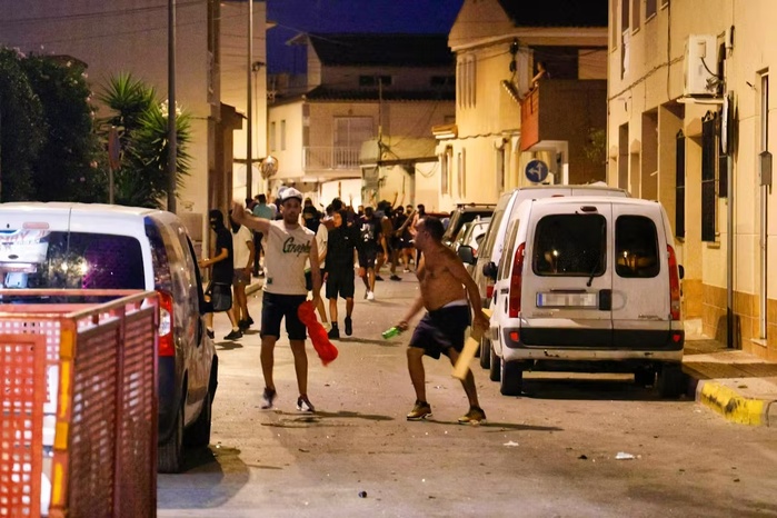 Murcie : Le consulat général du Maroc condamne des actes hostiles visant des ressortissants marocains à Torre Pacheco Murcie : Le consulat général du Maroc condamne des actes hostiles visant des ressortissants marocains à Torre Pacheco