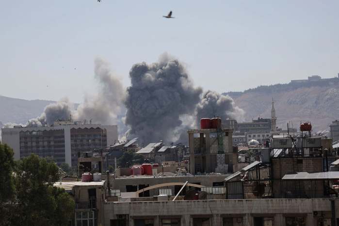 La télévision officielle syrienne fait état d'une nouvelle frappe israélienne sur un secteur proche du QG de l'armée