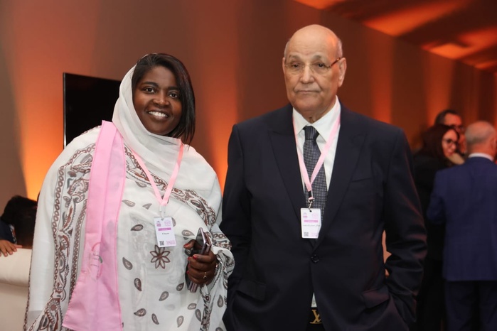 Mme  Khadija Illa avec M. Hamedi Ould Er-Rachid  président du Conseil municipal de Laâyoune