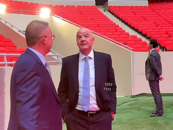 Gianni Infantino séduit par le stade Moulay Abdallah : « Un bijou qui propulse le Maroc parmi l’élite du football mondial » Gianni Infantino séduit par le stade Moulay Abdallah : « Un bijou qui propulse le Maroc parmi l’élite du football mondial »
