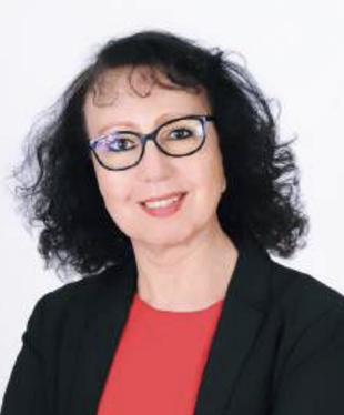 Directrice du Centre National d’Etudes et de Recherches sur l’Eau et l’Energie (CNEREE) Directrice du Centre National d’Etudes et de Recherches sur l’Eau et l’Energie (CNEREE)