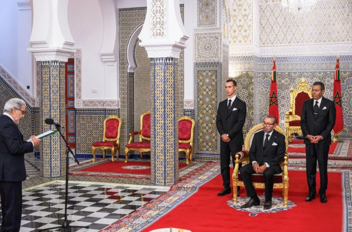 Sa Majesté le Roi reçoit le Wali de Bank Al-Maghrib Sa Majesté le Roi reçoit le Wali de Bank Al-Maghrib