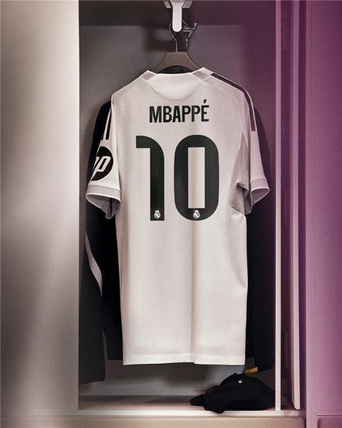 Real : Mbappé hérite du n°10 Real : Mbappé hérite du n°10