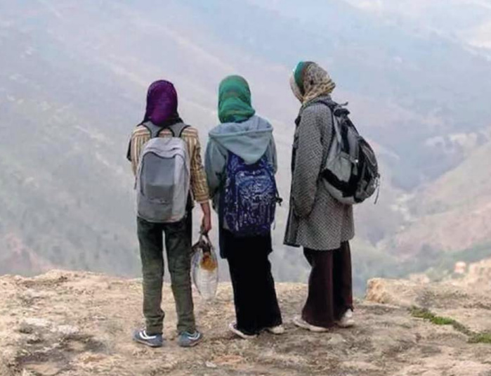 280.000 élèves quittent l’école prématurément au Maroc, dont environ 160.000 au niveau du collège. 280.000 élèves quittent l’école prématurément au Maroc, dont environ 160.000 au niveau du collège.