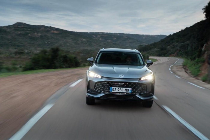 SUV hybride rechargeable - MG EHS PHEV, le trouble-fête