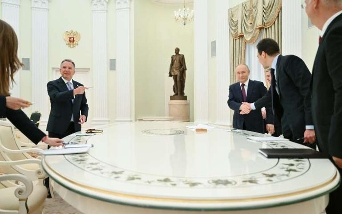 Rencontre Poutine-Witkoff : «Utile et constructive» avec «de grands progrès» Rencontre Poutine-Witkoff : «Utile et constructive» avec «de grands progrès»