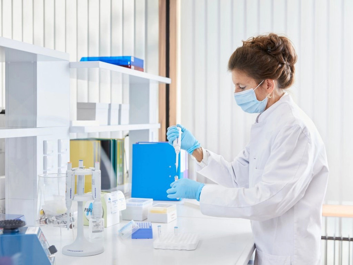 Chaque année, des milliers de Marocains envoient leurs échantillons biologiques à des laboratoires à l’étranger pour des analyses génétiques. Chaque année, des milliers de Marocains envoient leurs échantillons biologiques à des laboratoires à l’étranger pour des analyses génétiques.
