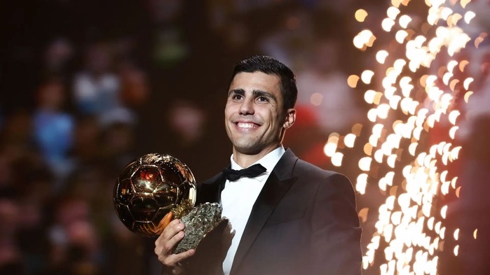 Médias - Goal / "La couronne et le collectif : Le faux pas du PSG dans la course au Ballon d'Or"