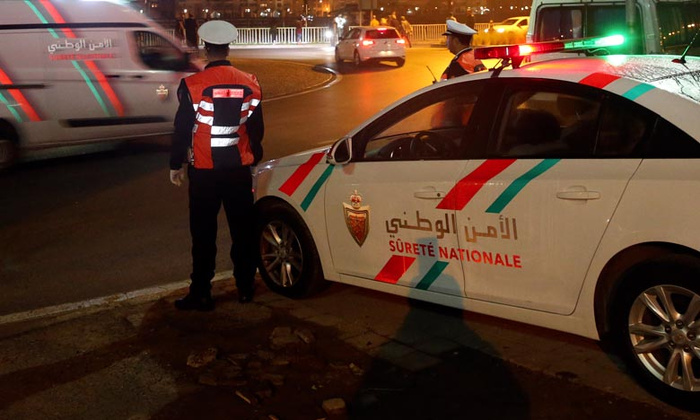 Kénitra : la police arrête le mineur qui a tenté de voler un commerce sous la menace d'un faux colis explosif Kénitra : la police arrête le mineur qui a tenté de voler un commerce sous la menace d'un faux colis explosif