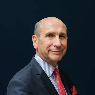 Dominique Trinquand, ancien Chef de la mission militaire de la délégation française à l’ONU, a répondu à nos questions.