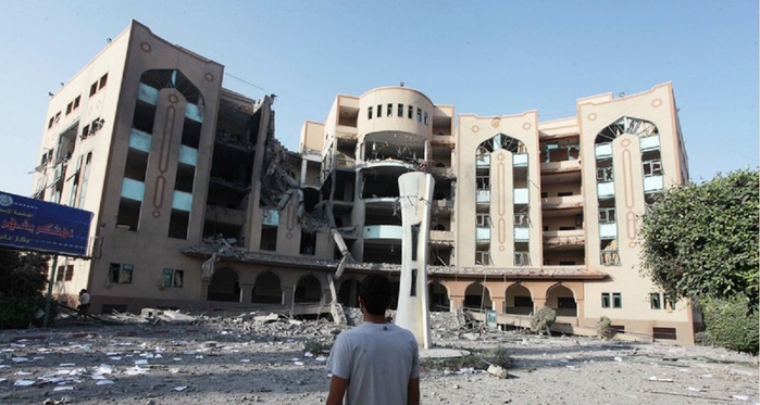 Les douze Universités à Gaza ont été détruites par l’armée israélienne. Les douze Universités à Gaza ont été détruites par l’armée israélienne.