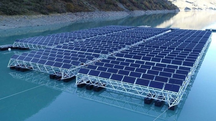Lutte contre la sécheresse :Booster la production grâce aux panneaux solaires flottants 