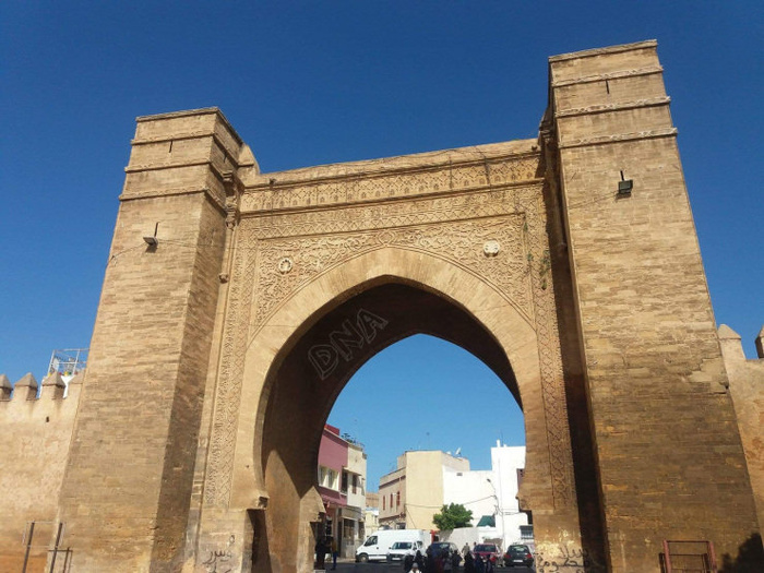 Rétro - Verso : Bab Maâlka, suspendue aux confins de l’Atlantique et de l’exil Rétro - Verso : Bab Maâlka, suspendue aux confins de l’Atlantique et de l’exil