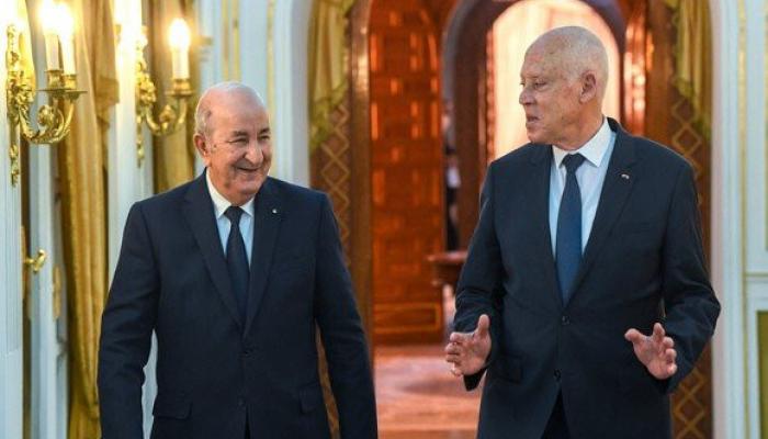 Abdelmadjid Tebboune aux côtés de son homologue tunisien Kaïs Saïed