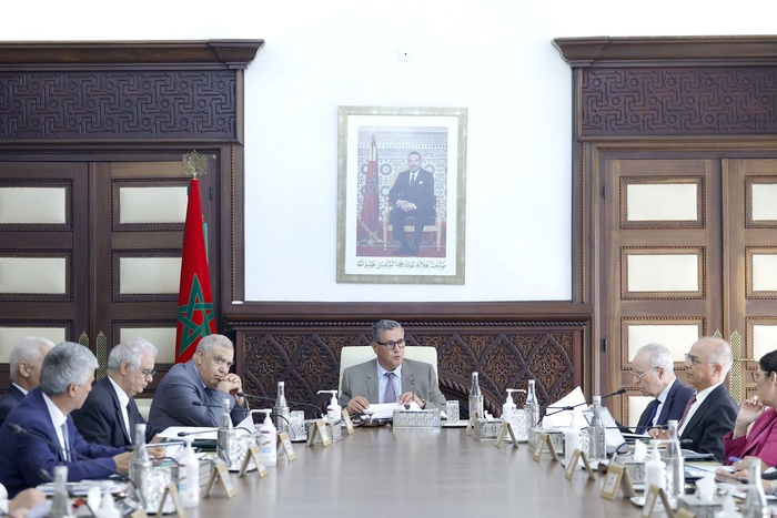 Reconstruction d'Al-Haouz: 6,9 milliards de dirhams accordés aux familles au total Reconstruction d'Al-Haouz: 6,9 milliards de dirhams accordés aux familles au total