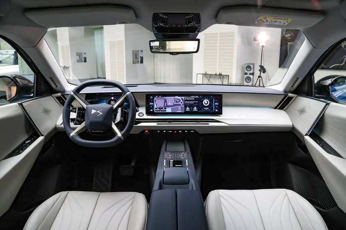 SUV coupé électrique - DS N°8, l’expérience premium à la française
