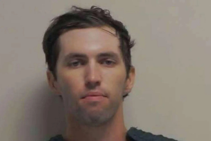 Assassinat de Charlie Kirk : le suspect est un jeune de 22 ans arrêté dans l’Utah Assassinat de Charlie Kirk : le suspect est un jeune de 22 ans arrêté dans l’Utah