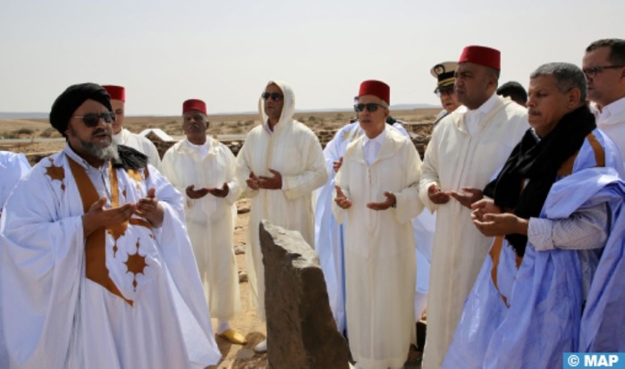 Remise de dons royaux à des zaouïas dans la province d'Es-Semara Remise de dons royaux à des zaouïas dans la province d'Es-Semara
