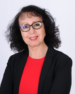 Professeure universitaire, membre de l’Académie de l’Eau de France et anciennement directrice du Centre National d’Études et de Recherche sur l’Eau et l’Énergie, Laila Mandi répond à nos questions.