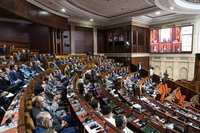 Sondage : 68 % des Marocains pour le parlementarisme, mais la tentation autoritaire progresse