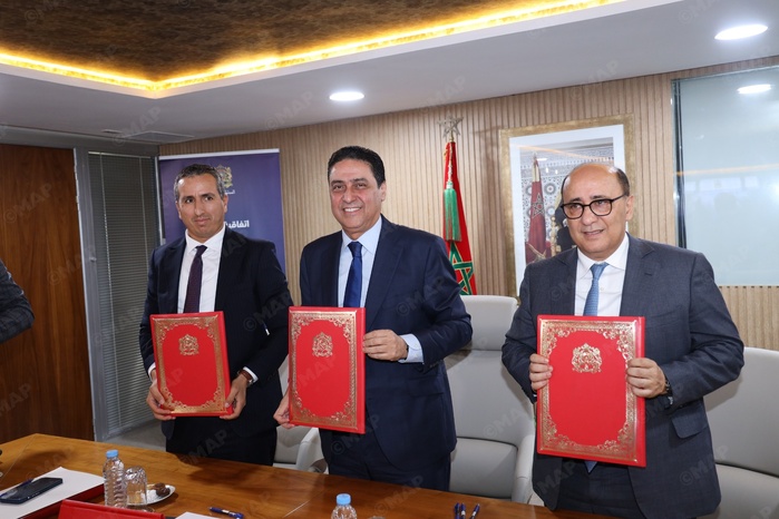 Commerce extérieur : Omar Hejira s'allie à l’Office des changes et la CNSS pour le partage de données Commerce extérieur : Omar Hejira s'allie à l’Office des changes et la CNSS pour le partage de données