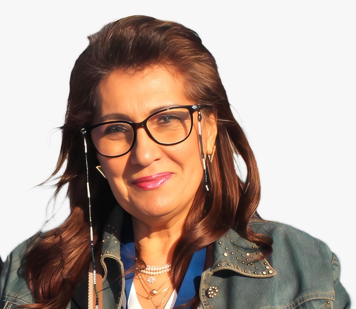 Fawzia TALOUT MEKNASSI, journaliste experte en PR et Stratégie Média Fawzia TALOUT MEKNASSI, journaliste experte en PR et Stratégie Média