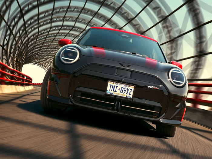 Citadine sportive électrique - Mini John Cooper Works E, fun et décoiffante Citadine sportive électrique - Mini John Cooper Works E, fun et décoiffante