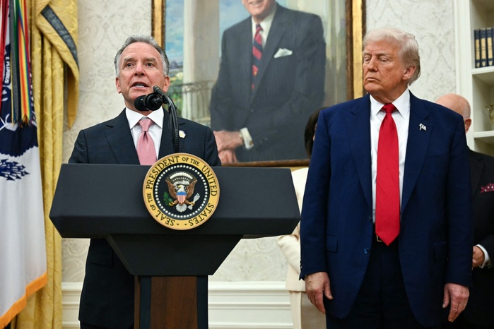 L’émissaire de Donald Trump, Steve Witkoff, a annoncé un possible accord de paix entre le Maroc et l’Algérie en 60 jours. L’émissaire de Donald Trump, Steve Witkoff, a annoncé un possible accord de paix entre le Maroc et l’Algérie en 60 jours.