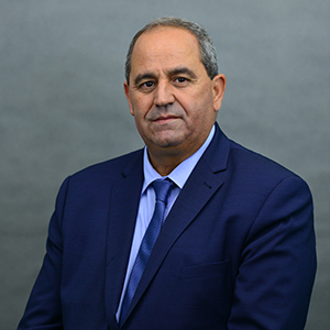 Azzedine El Midaoui, a répondu à nos questions sur l’intérêt des mesures jugées “controversées” dans le cadre de la réforme de l’université.