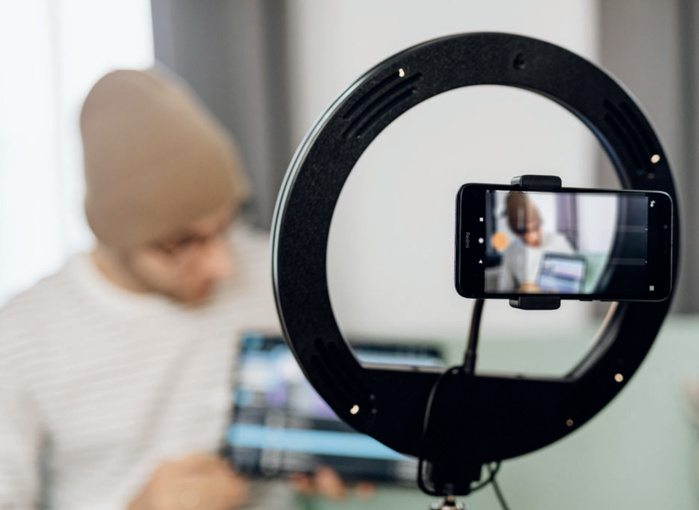 Réseaux sociaux : La rude bataille contre les dérives [INTÉGRAL]