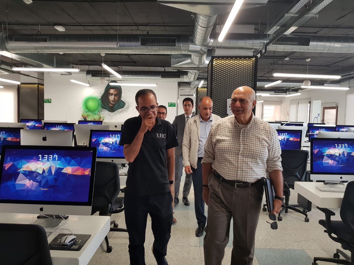 Mustapha Terrab, PDG d'OCP en visite dans les locaux de 1337