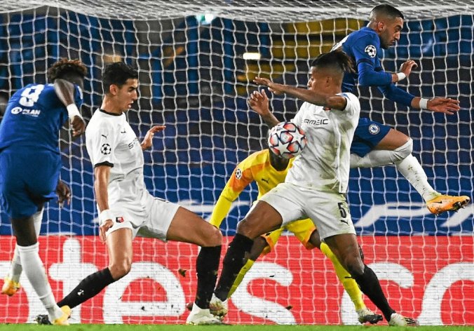 L'UEFA demande à la FIFA de modifier la règle sur la main dans la surface L'UEFA demande à la FIFA de modifier la règle sur la main dans la surface