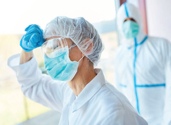 Aides-soignants : pénurie de «petites mains» aux petits soins Aides-soignants : pénurie de «petites mains» aux petits soins