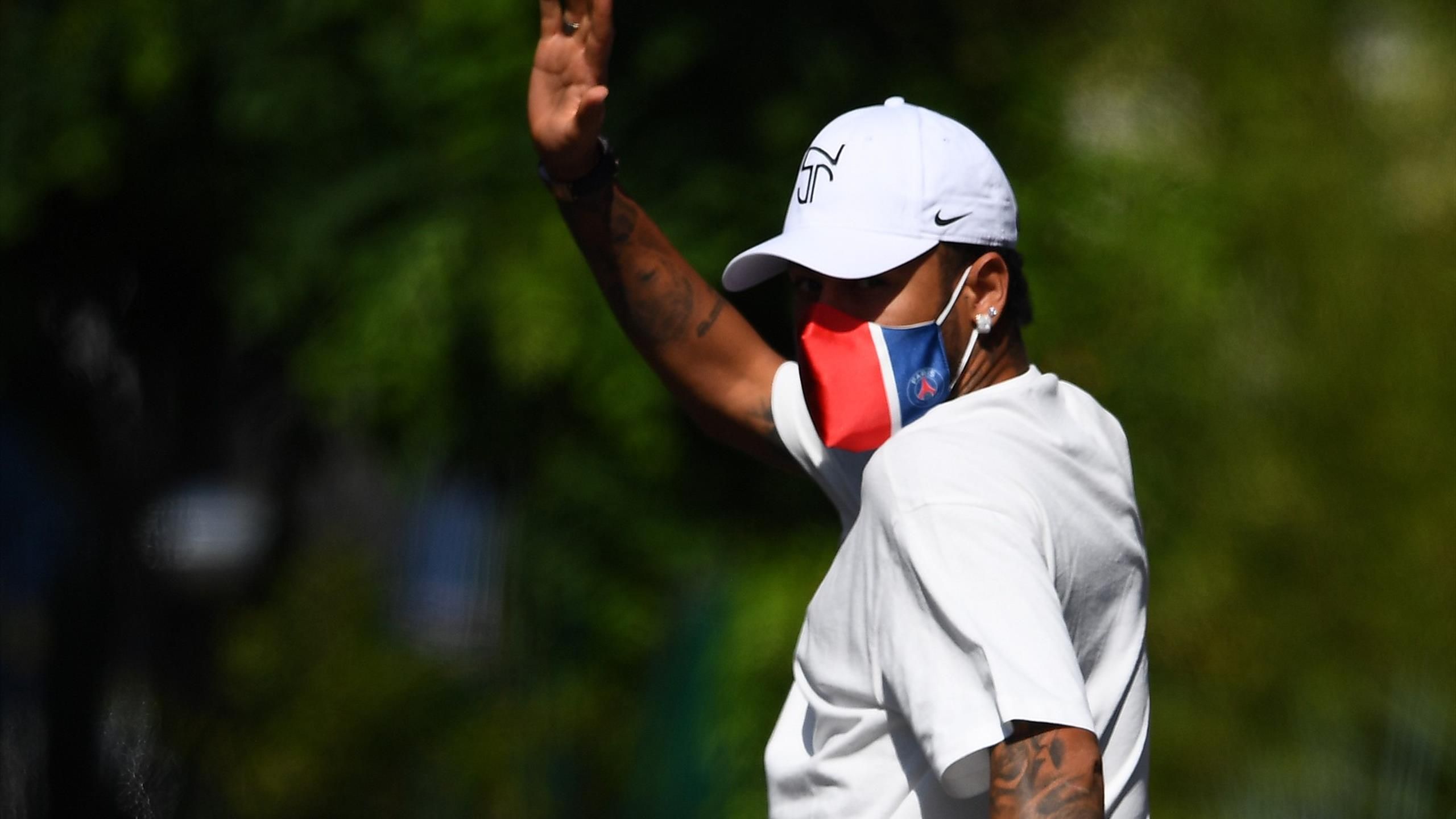 Projet de la méga-fête du réveillon : Neymar déclare forfait ! Projet de la méga-fête du réveillon : Neymar déclare forfait !