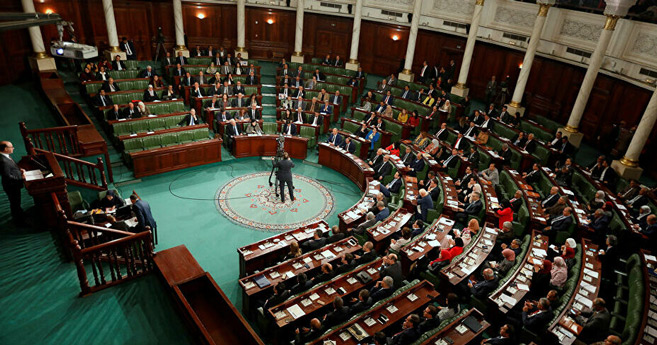 Tunisie : Le parlement approuve un remaniement sur fond de contestation