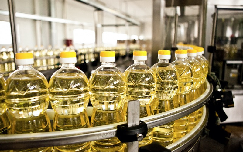 Flambée des prix de l’huile de table : les producteurs tentent une opération de “damage control”