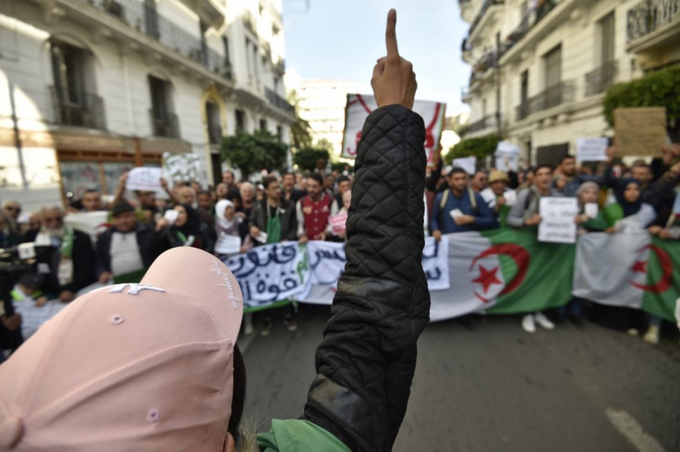 ​Algérie : cinq individus projetaient des attentats anti-Hirak